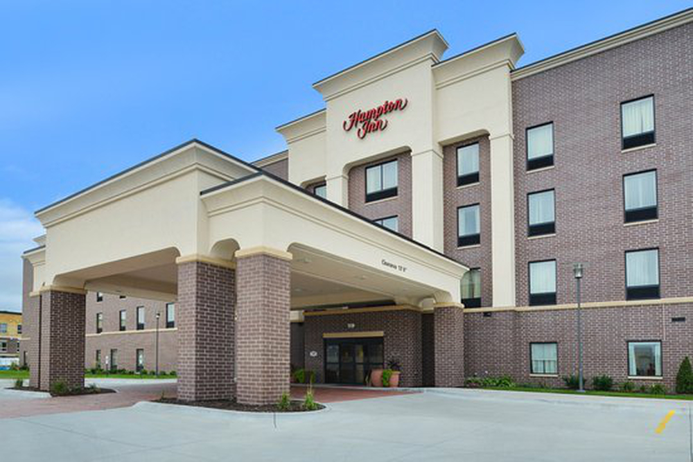 hospitality-hampton-inn-omaha-midtown-bigger